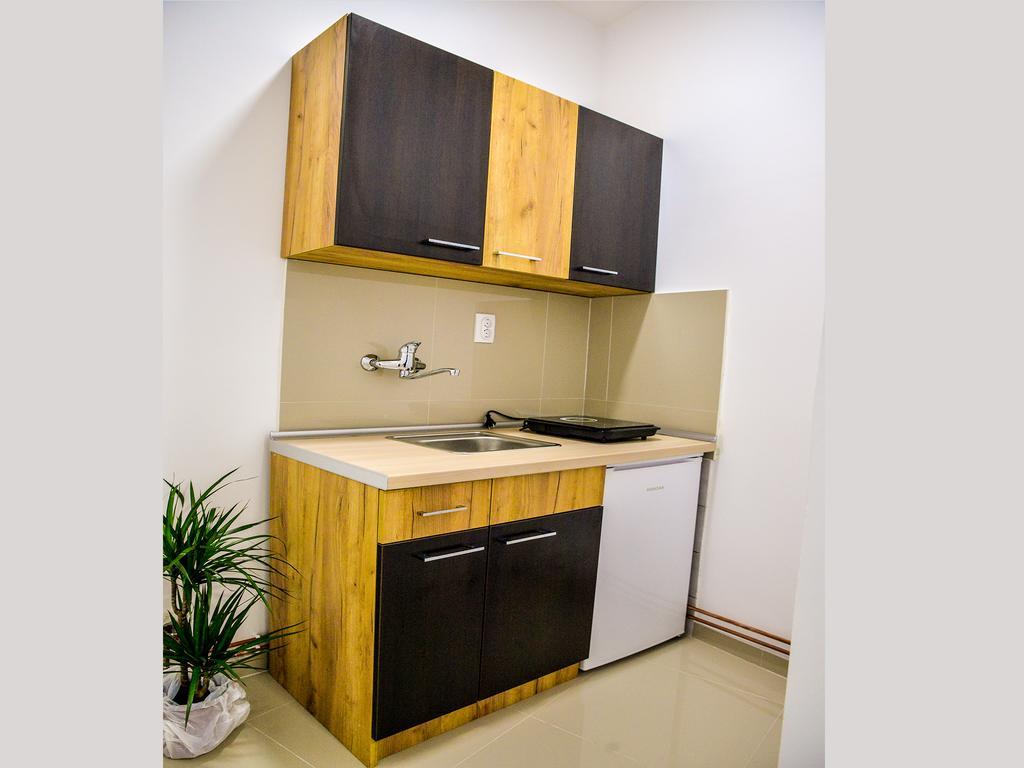 Garni Hotel Apel Apartments Ni Buitenkant foto