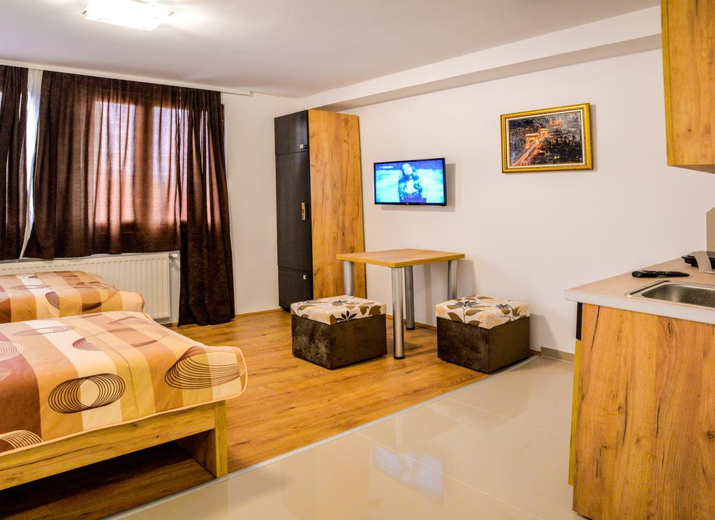 Garni Hotel Apel Apartments Ni Buitenkant foto
