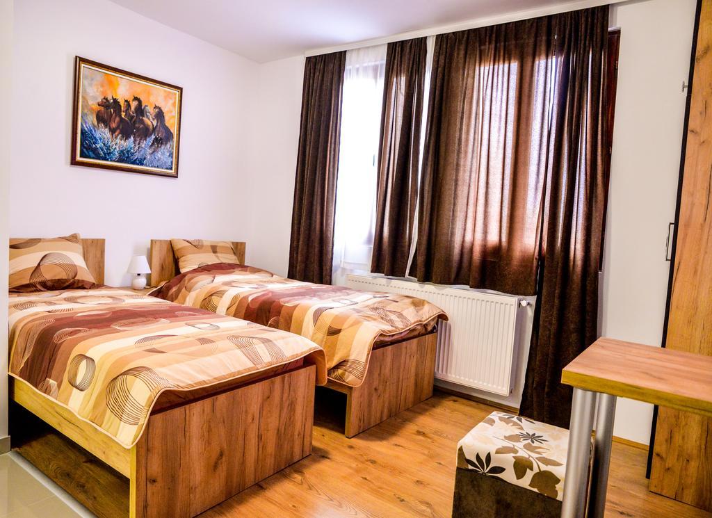 Garni Hotel Apel Apartments Ni Buitenkant foto
