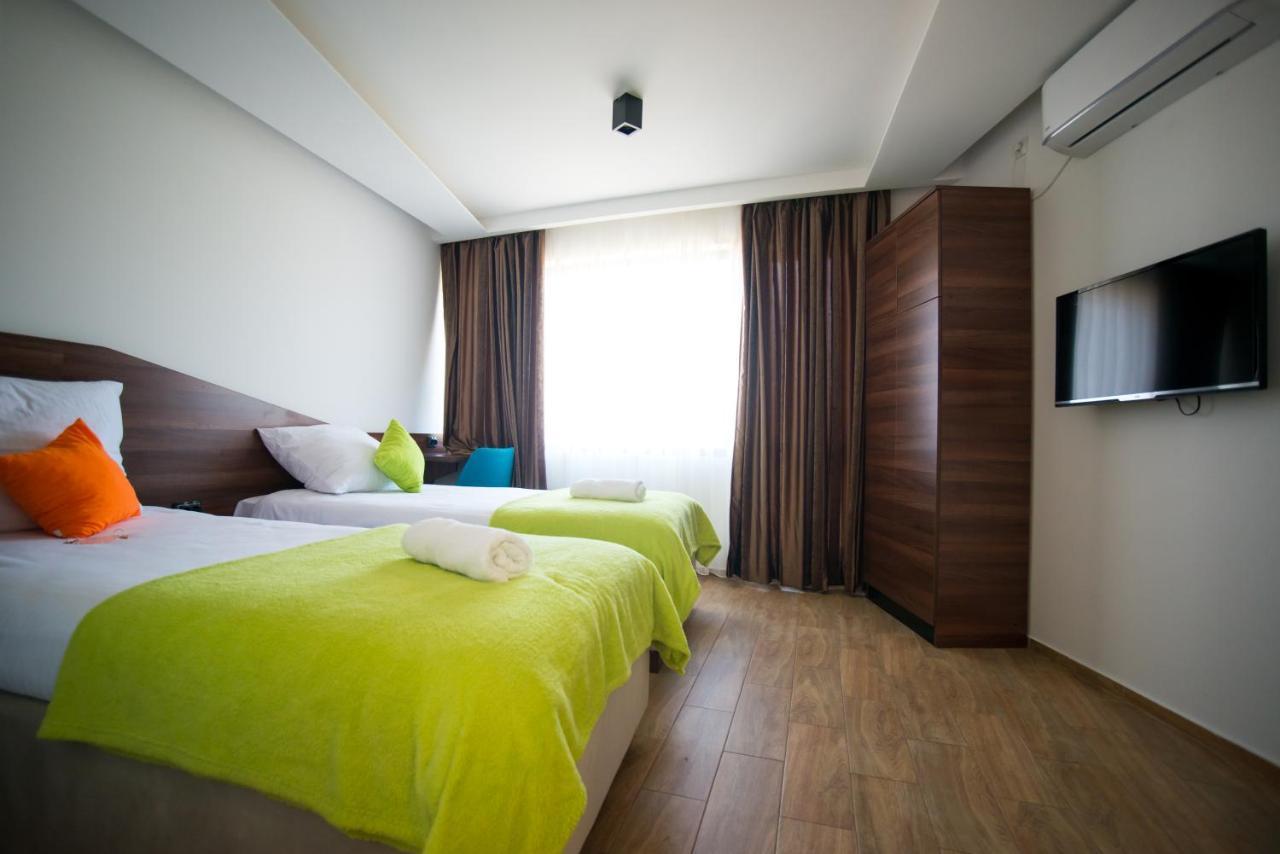 Garni Hotel Apel Apartments Ni Buitenkant foto