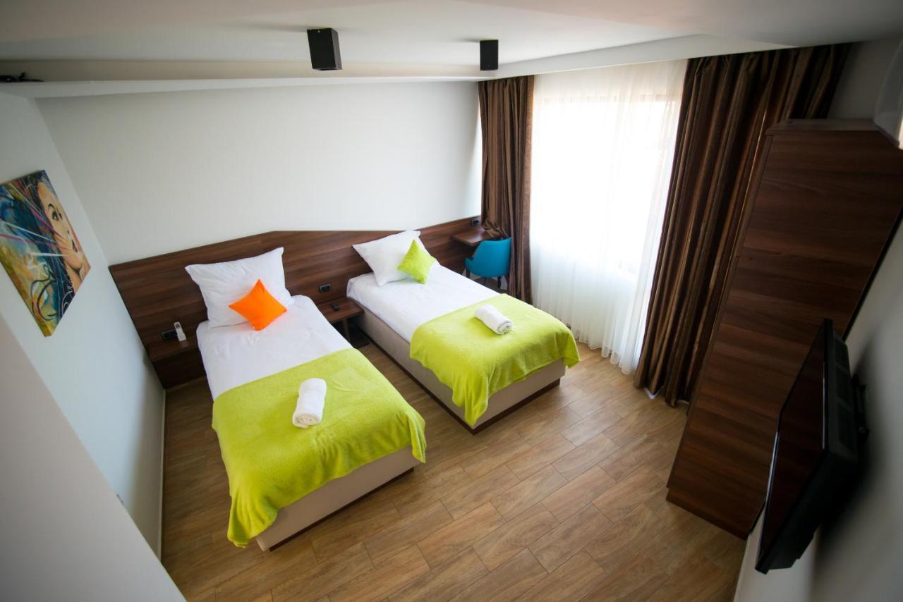 Garni Hotel Apel Apartments Ni Buitenkant foto