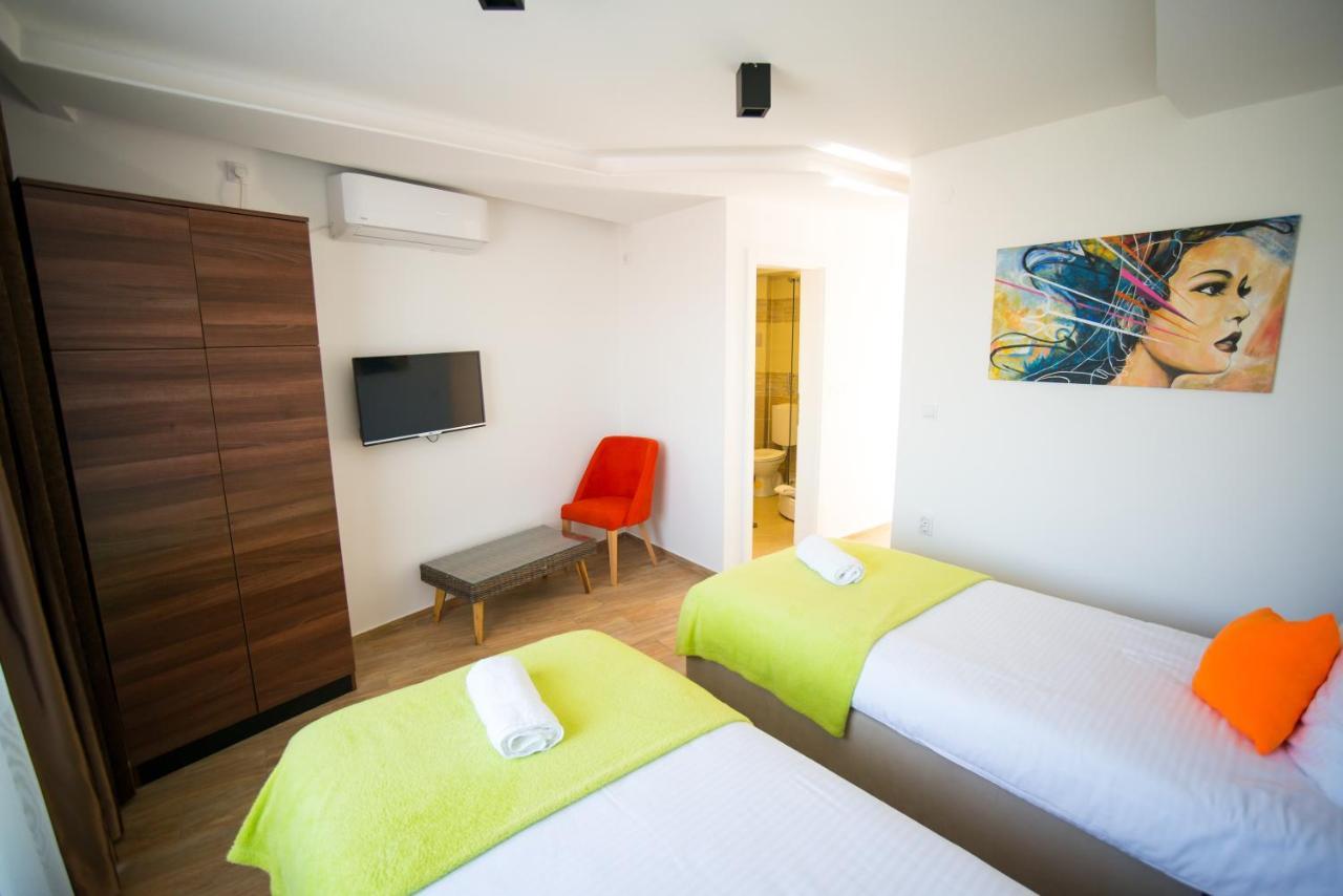 Garni Hotel Apel Apartments Ni Buitenkant foto