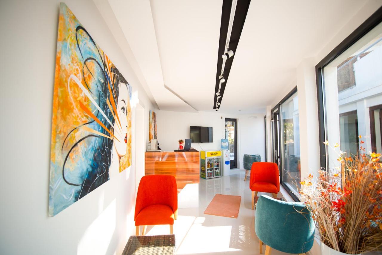 Garni Hotel Apel Apartments Ni Buitenkant foto