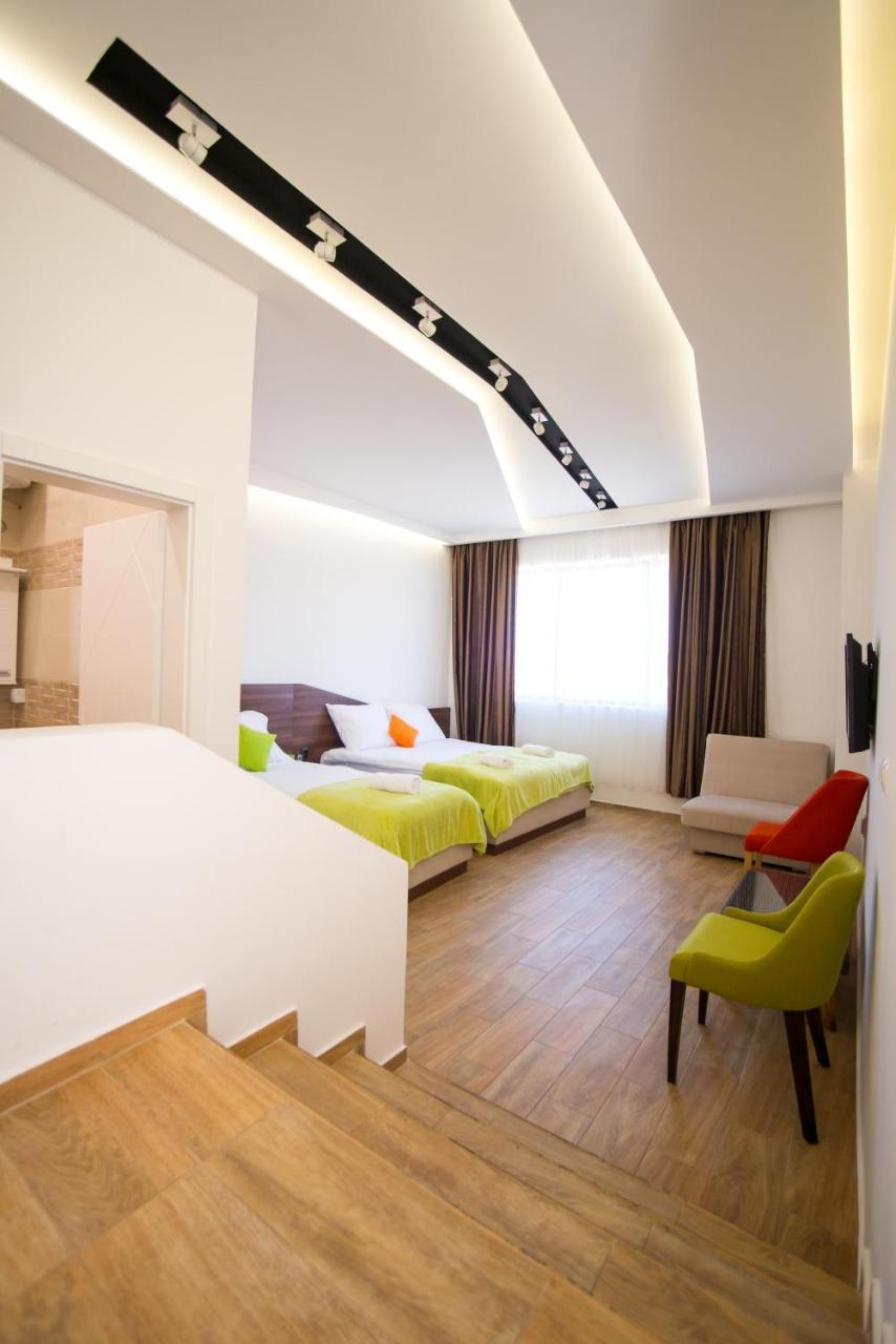 Garni Hotel Apel Apartments Ni Buitenkant foto