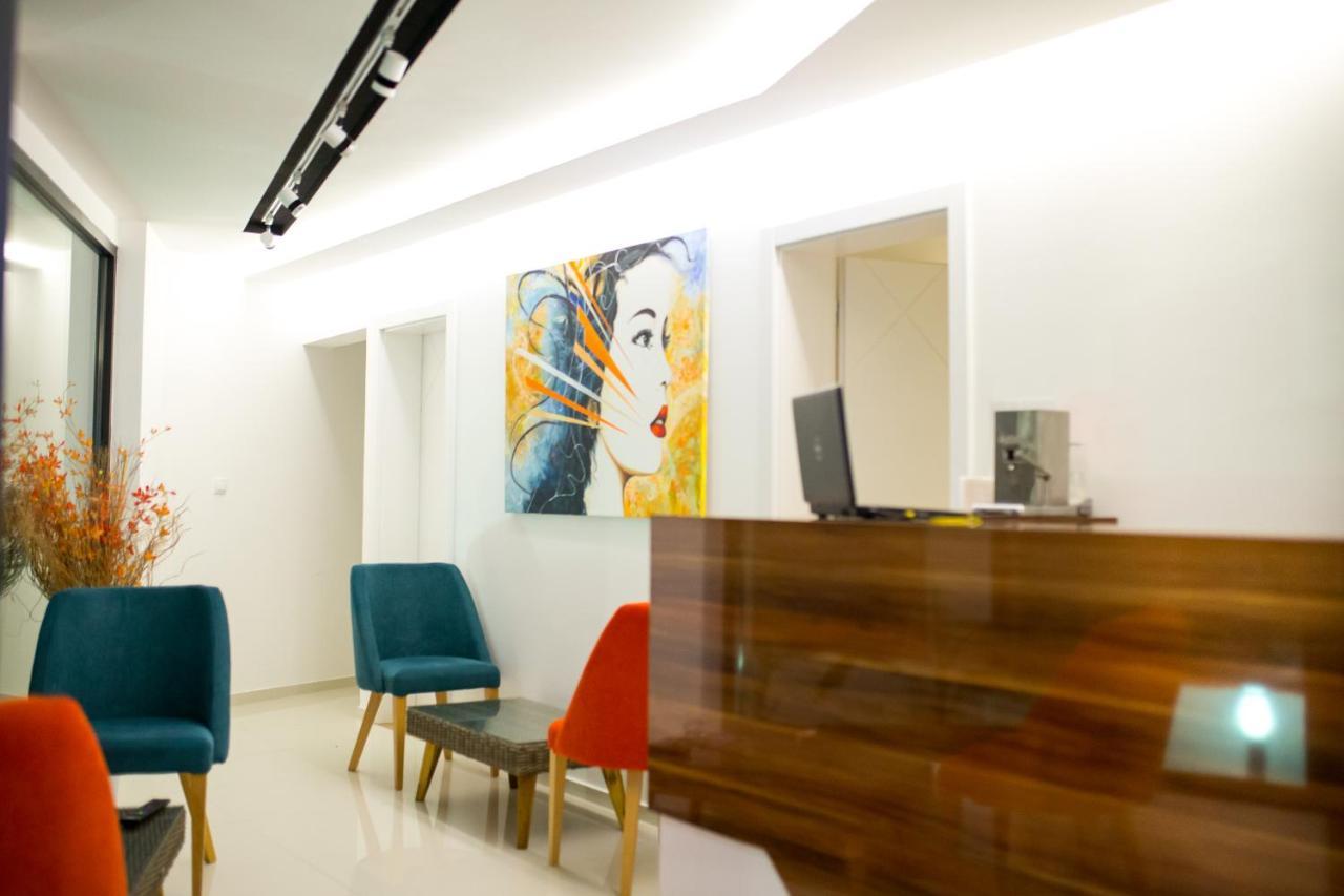 Garni Hotel Apel Apartments Ni Buitenkant foto